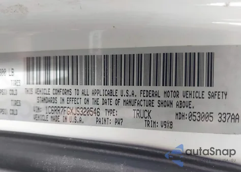 2018 Ram 1500 Express 4X4 6'4 Box z USA, uszkodzony, nr VIN 1C6RR7FGXJS320546